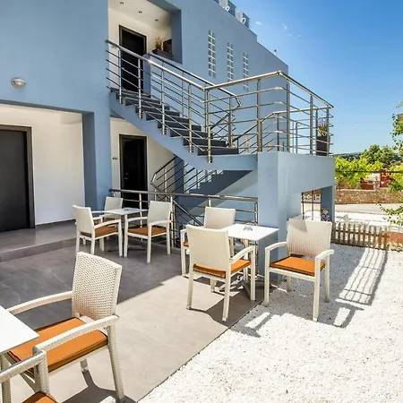 New Azzurro Deluxe Hotel *