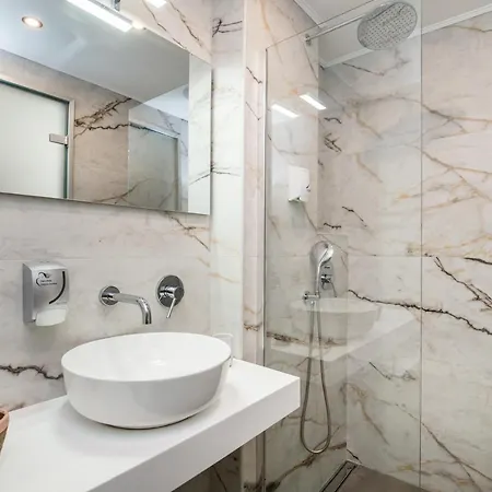 Hotell New Azzurro Deluxe *