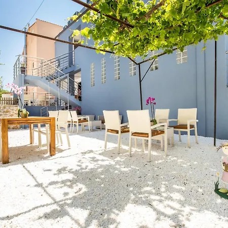 New Azzurro Deluxe Hotel